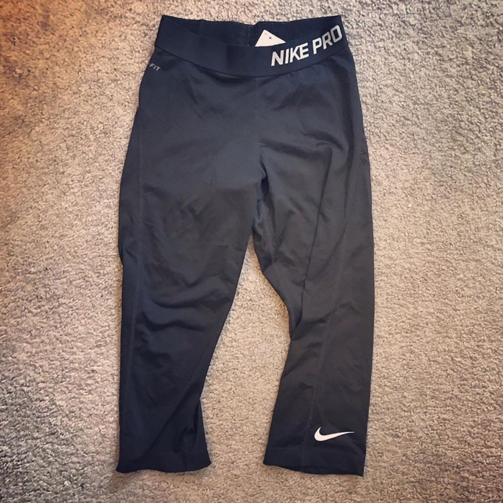 Nike Pro capris - XS